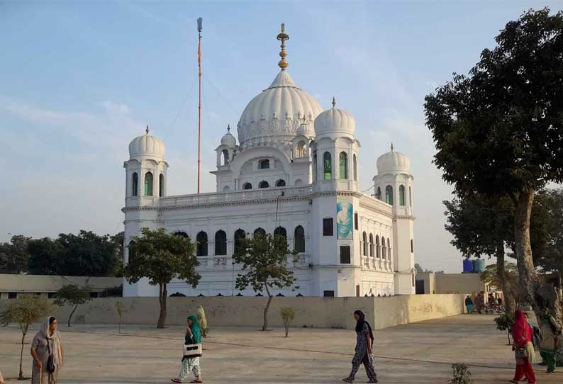 பஞ்சாப் முதல்-மந்திரி சரண்ஜித் சிங் சன்னி குருத்வாராவில் வழிபாடு பஞ்சாப் முதல்-மந்திரி சரண்ஜித் சிங் சன்னி குருத்வாராவில் வழிபாடு