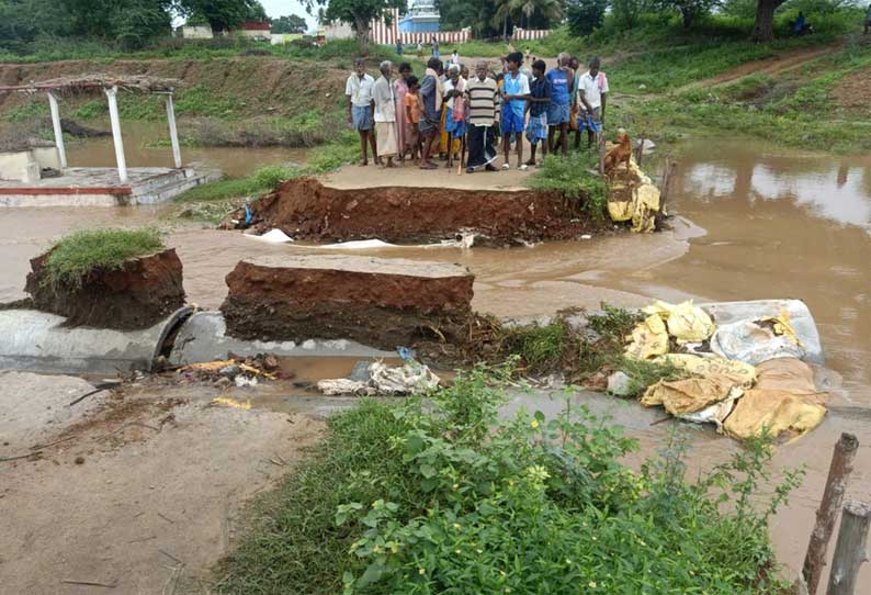 தாடிக்கொம்பு அருகே  குடகனாற்றில் அடித்து செல்லப்பட்ட தரைப்பாலம் அமைச்சர் இ.பெரியசாமி நேரில் ஆய்வு