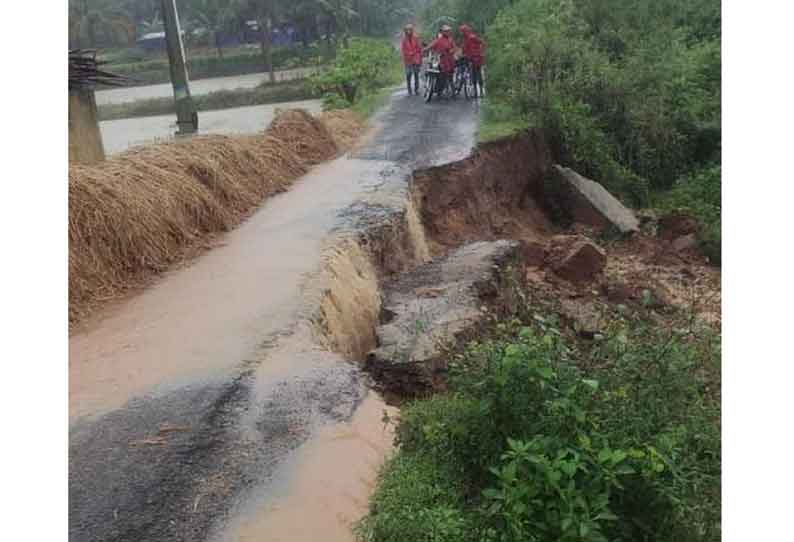 வாணியம்பாடி பகுதியில் காட்டாற்று வெள்ளத்தால் காட்டாற்று வெள்ளத்தால் சாலை துண்டிப்பு