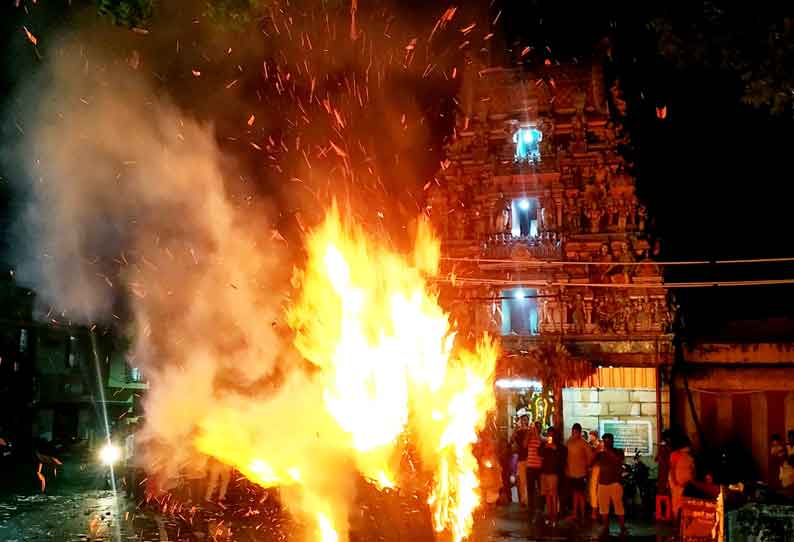 கோவில்களில் சொக்கப்பனை கொளுத்தப்பட்டது