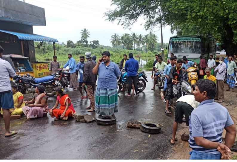 ஊசூர், பள்ளிகொண்டாவில் பொதுமக்கள் சாலை மறியல்