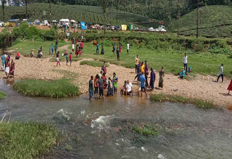 வால்பாறைக்கு சுற்றுலா பயணிகள் வருகை அதிகரிப்பு