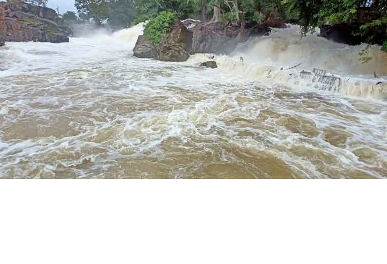 ஒகேனக்கல்லுக்கு நீர்வரத்து 60 ஆயிரம் கனஅடியாக குறைந்தது