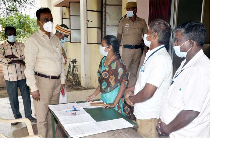 வாக்காளர் பட்டியலில் திருத்தம் செய்ய சிறப்பு முகாமில் விண்ணப்பிக்கலாம் கலெக்டர் தகவல்