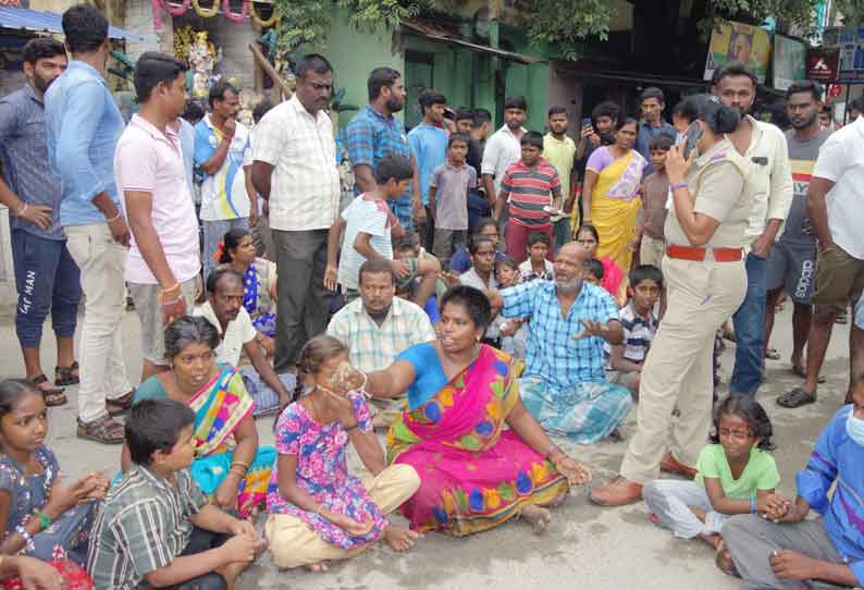 ஆக்கிரமித்து கட்டப்பட்டுள்ள 1282 வீடுகளை அகற்ற கலெக்டர் உத்தரவு