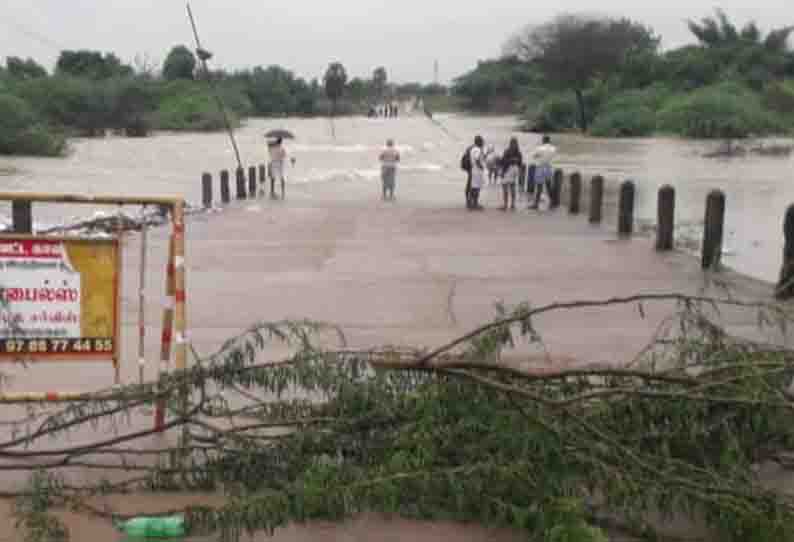 திருப்புனவாசல்-ஓரியூர் தரைப்பாலத்தில் போக்குவரத்து நிறுத்தம்