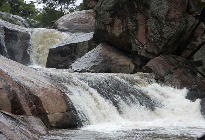 மூலவைகை, யானைகஜம் ஆறுகளில் வெள்ளப்பெருக்கு