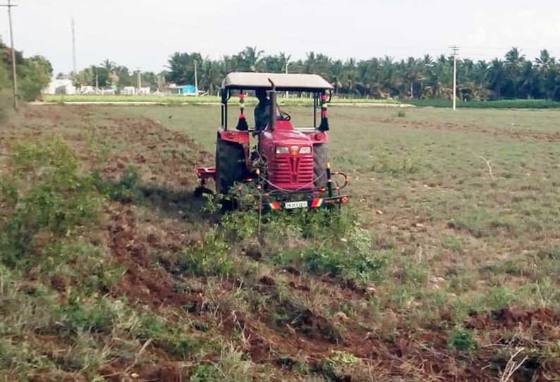 மானாவாரி நிலங்களில் உழவுப் பணிகளில் தீவிரமாக ஈடுபடும் விவசாயிகள்