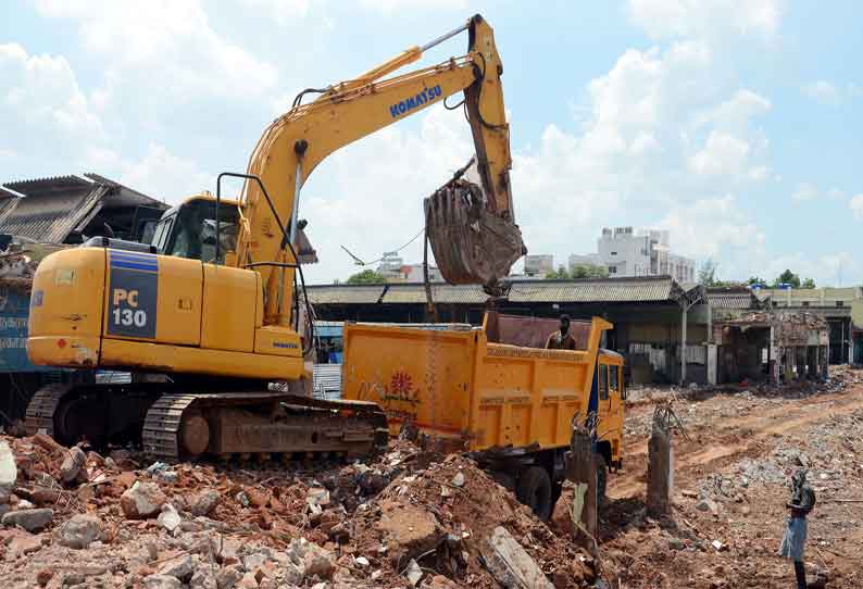 ஈரோடு பஸ் நிலையத்தில் பழைய கட்டிடத்தை இடிக்கும் பணி தீவிரம்