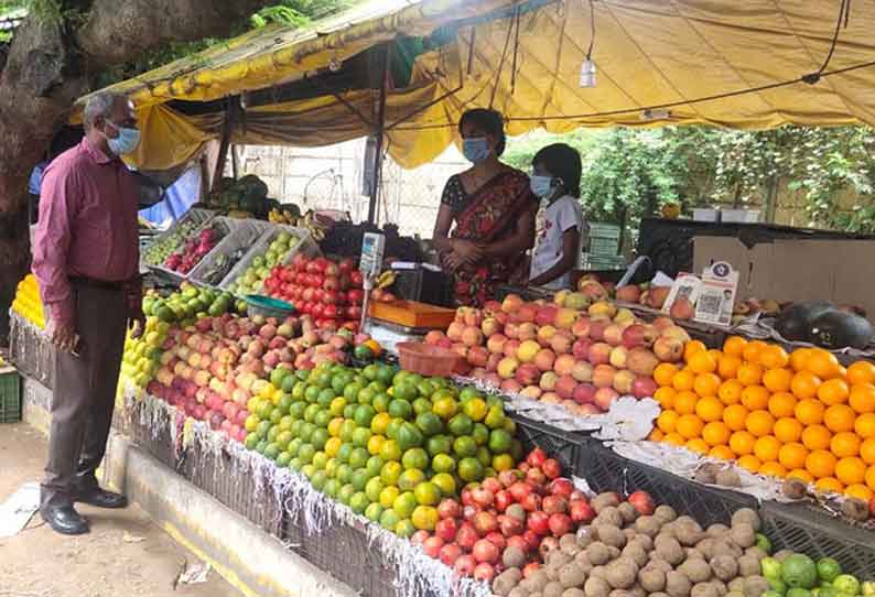 கொரோனா தடுப்பூசி செலுத்தாத பணியாளர்கள் உள்ளனரா?; கடைகளில் கலெக்டர் விசாரணை