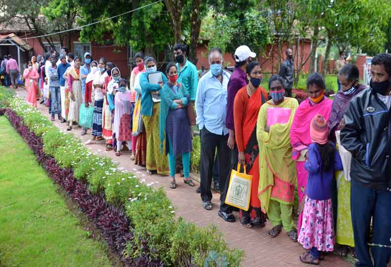 தூய்மை பணியாளர்களுக்கு மீண்டும் பணி வழங்க வேண்டும்