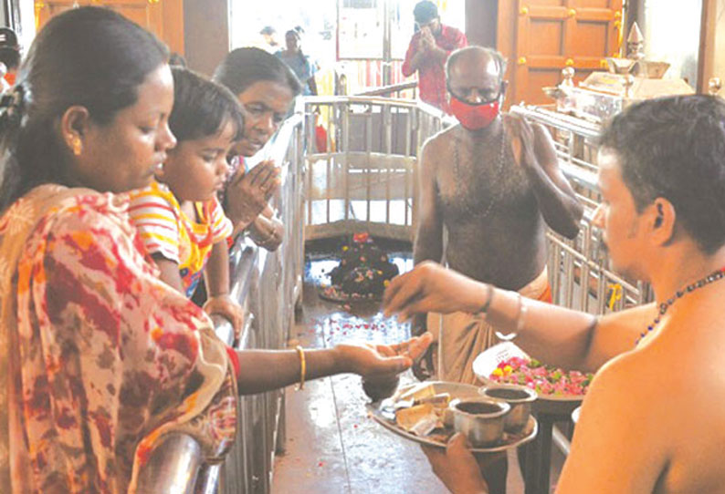 அரசு அனுமதி வழங்கியதையொட்டி கோவில்களில் பக்தர்கள் தரிசனம்