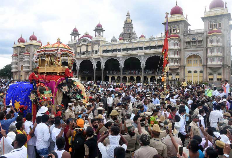 மைசூரு தசரா விழா ஜம்பு சவாரி ஊர்வலம் கோலாகலம்