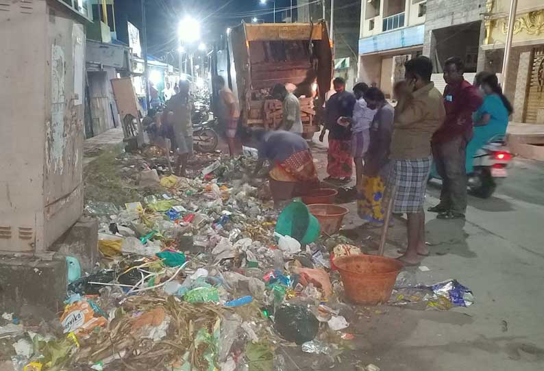 சேலம் மாநகராட்சி பகுதிகளில் கடந்த 3 நாட்களில் சிறப்பு துப்புரவு பணிகள் மூலம் 1,500 டன் குப்பைகள் அகற்றம்