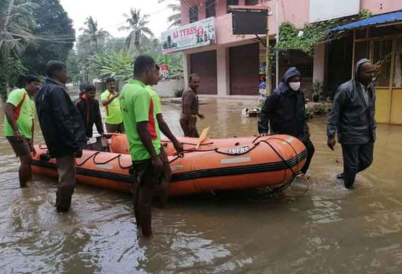 குமரியில் வெள்ளத்தில் மிதக்கும் கிராமங்கள்