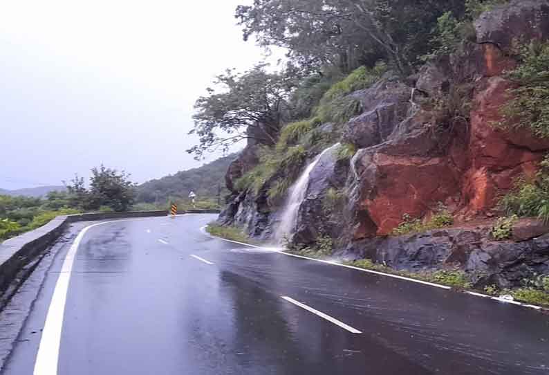 பர்கூர் மலைப்பகுதியில் திடீர் அருவி