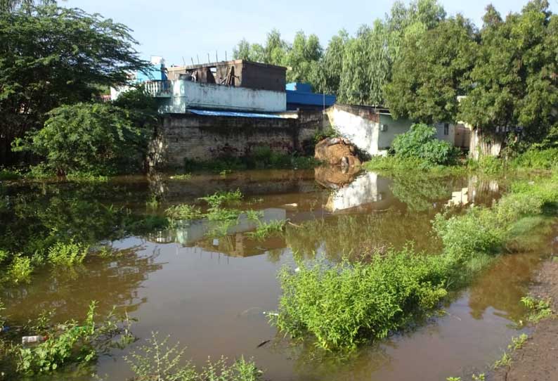 முஸ்குந்தா ஆற்றில் வெள்ளப்பெருக்கு குடியிருப்பு பகுதிகளில் தண்ணீர் புகுந்ததால் பொதுமக்கள் கடும் அவதி