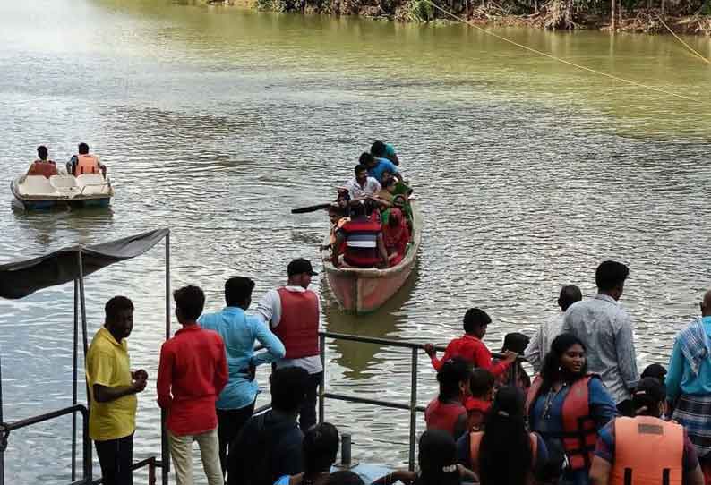 திற்பரப்பு தடுப்பணையில் மீண்டும் படகு சவாரி