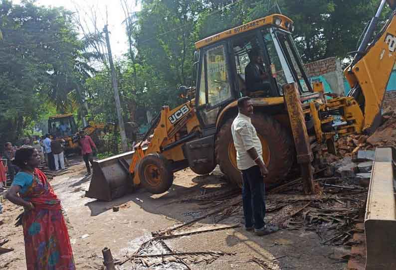 ஆக்கிரமித்து கட்டப்பட்ட 47 வீடுகள் இடித்து அகற்றம்