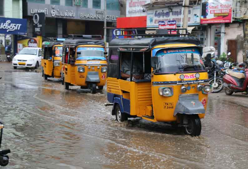 நெல்லையில் பலத்த மழை; மூலைக்கரைப்பட்டியில் மின்னல் தாக்கி தொழிலாளி சாவு