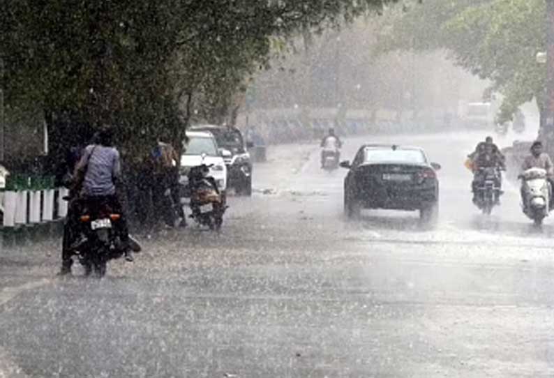 Widespread rain in Tamil Nadu; Heavy rains in Kumari, Nellai and Tenkasi |  தமிழகத்தில் பரவலாக மழை; குமரி, நெல்லை மற்றும் தென்காசியில் கனமழை