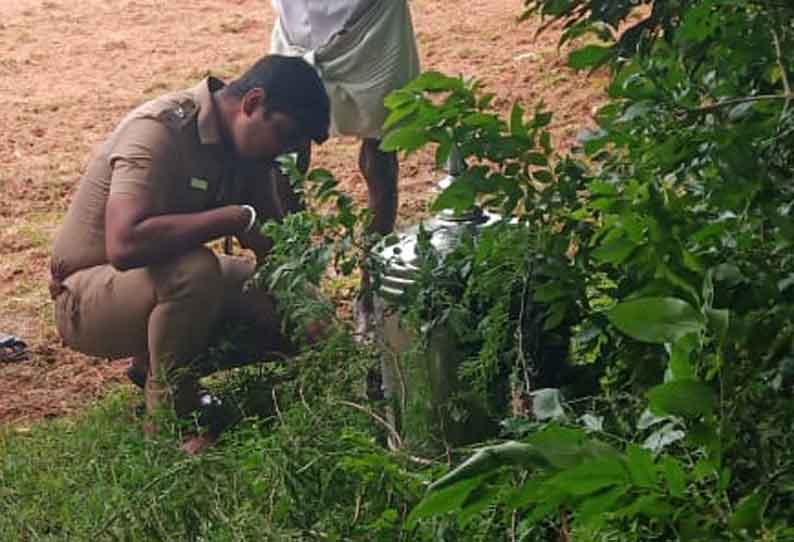 திருவெண்ணெய்நல்லூர் அருகே சிவன் கோவில் உண்டியலை உடைத்து பணம் திருட்டு மர்மநபர்களுக்கு போலீஸ் வலைவீச்சு