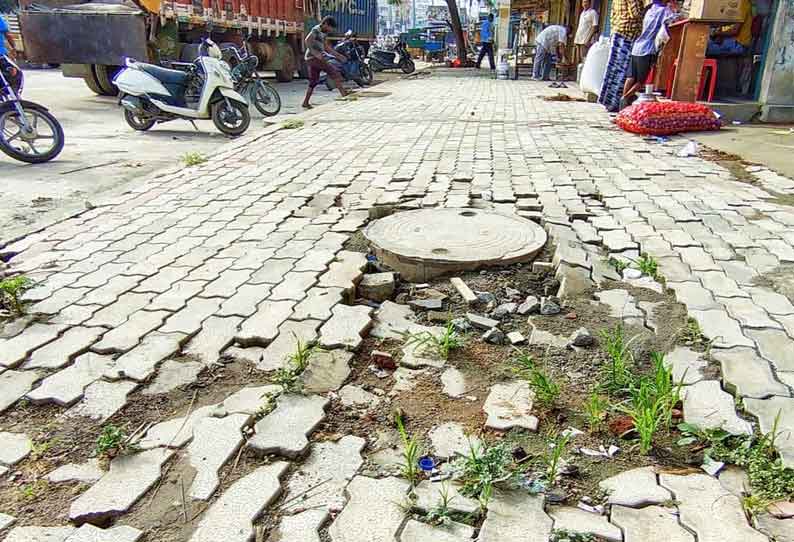 வேலூர் மாநகராட்சி பகுதியில் பயன்பாட்டுக்கு வரும் முன்பே சேதமடைந்த நடைபாதைகள். பெயரளவில் பணிகள் நடப்பதாக பொதுமக்கள் குற்றச்சாட்டு.