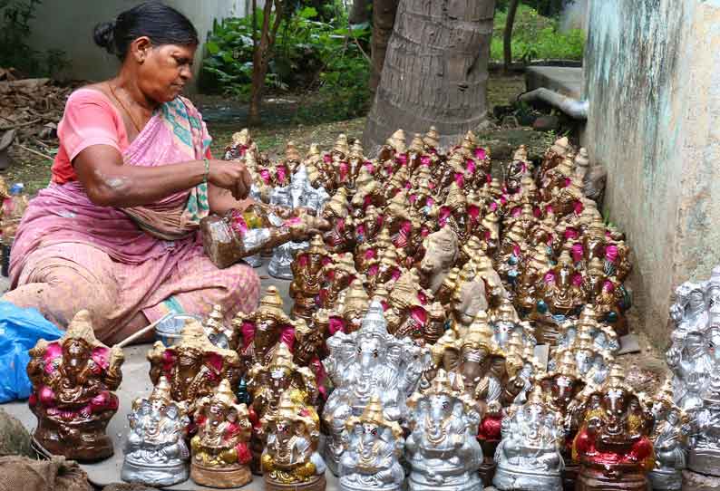 விநாயகர் சிலைகள் தயார் செய்யும் பணி மும்முரம்