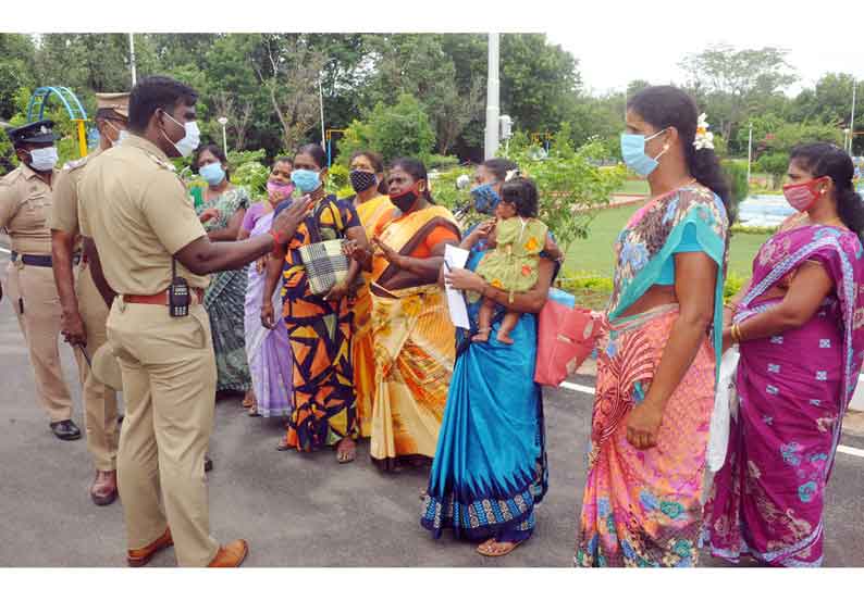 குடிநீர் வசதி செய்து தரக்கோரி பெண்கள்  போராட்டம்