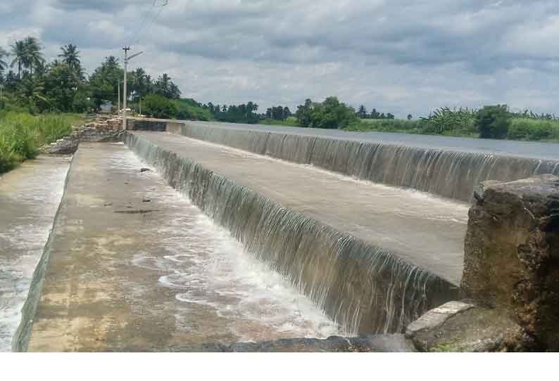 தேவூர் சரபங்காநதி தடுப்பணை நிரம்பியது விவசாயிகள் மகிழ்ச்சி