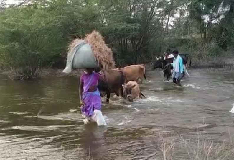 ஓடை கால்வாயில் தரைப்பாலம் அமைக்க வேண்டும்