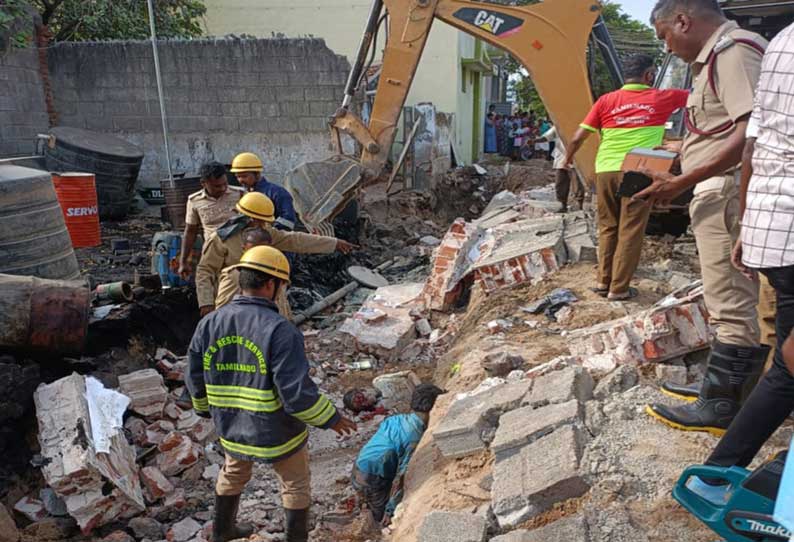 தூத்துக்குடியில் ‘ஸ்மார்ட் சிட்டி’ திட்ட பணியில் சுவர் இடிந்து விழுந்ததில்  2 வடமாநில தொழிலாளர்கள் பலி