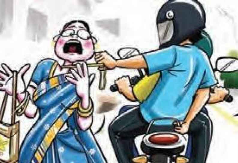 ஓடும் பஸ்சில் மூதாட்டியிடம் நகை திருட்டு