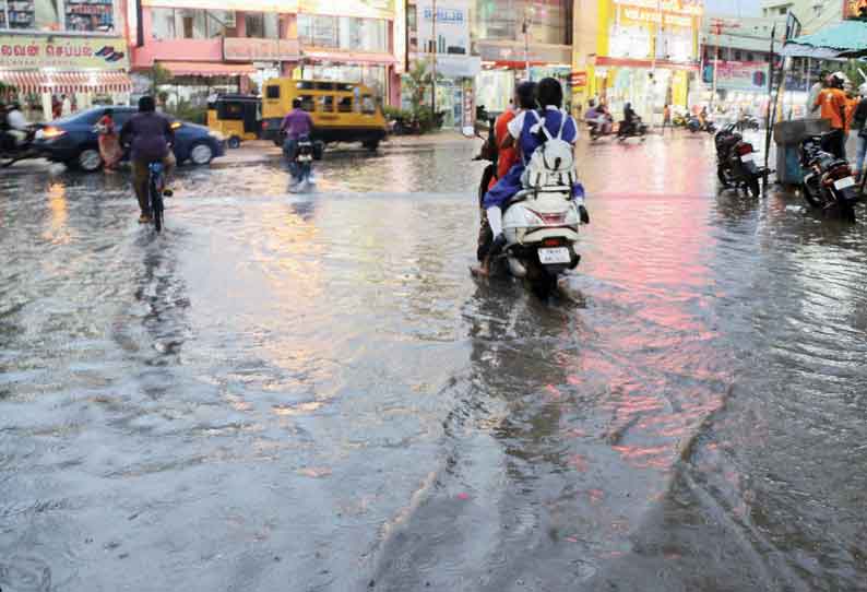 தூத்துக்குடியில் பரவலாக மழை