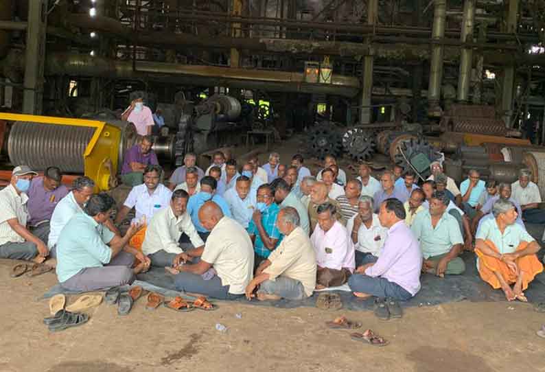 செய்யாறு கூட்டுறவு சர்க்கரை ஆலையில் தொழிலாளர்கள் உள்ளிருப்பு போராட்டம்