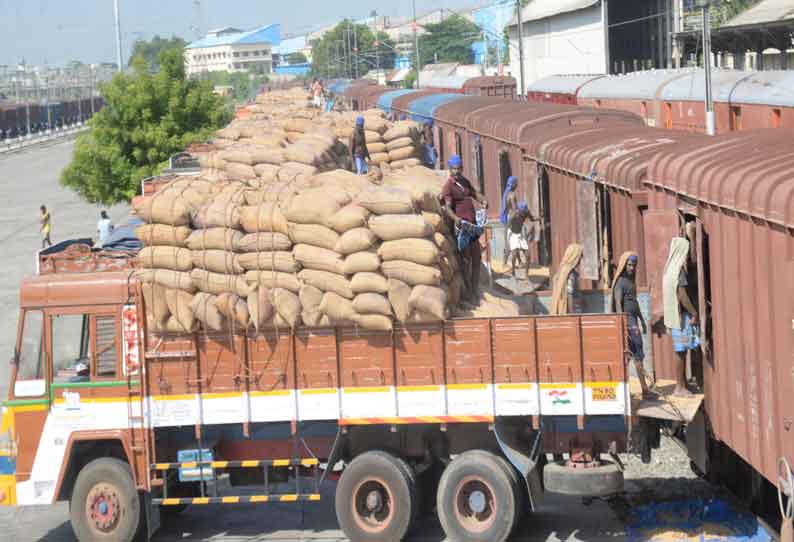 தஞ்சாவூரில் இருந்து ஈரோட்டுக்கு ரெயிலில் 2 ஆயிரம் டன் நெல் வந்தது