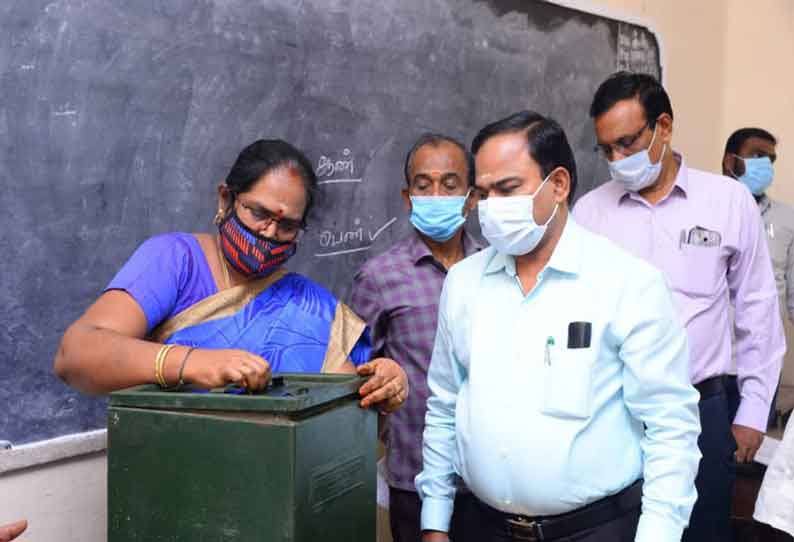 வாக்குச்சாவடி அலுவலர்களுக்கு பயிற்சி வகுப்பு- தேர்தல் பார்வையாளர் சங்கர் ஆய்வு