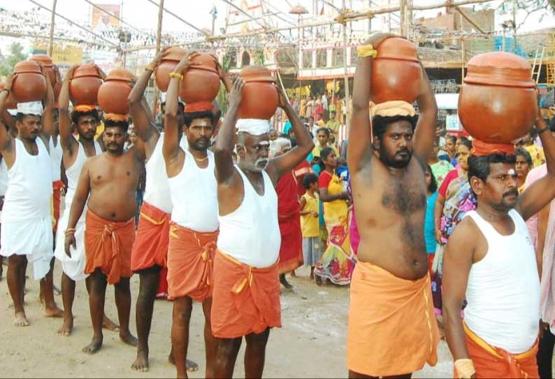 கோவில் திருவிழா - ஆண்கள் மட்டும் பங்கேற்கும் பொங்கல் பானை ஊர்வலம்....!