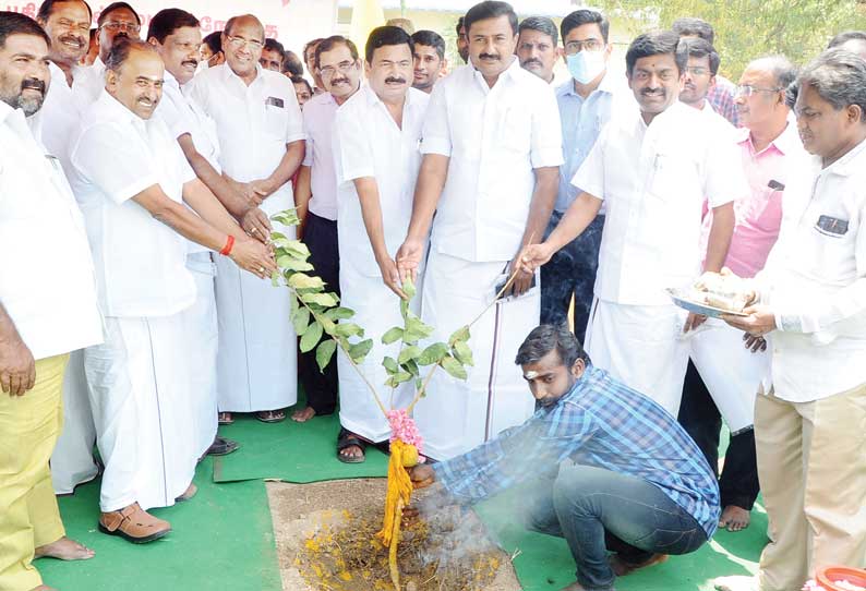 கால்நடை பல்நோக்கு மருத்துவமனை கட்ட பூமிபூஜை