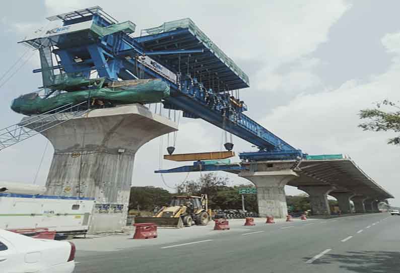 கோவை -அவினாசி ரோடு மேம்பாலத்தை 550 கோடி செலவில் நீலாம்பூர் வரை நீட்டிக்க திட்டவரைவு தயாரிக்கப் பட்டு உள்ளது.