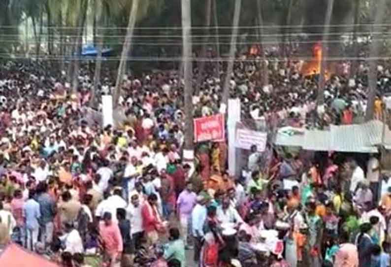 போச்சம்பள்ளி அருகே அரியக்கா பெரியக்கா சாமி கோவில் திருவிழா ஆடு, கோழிகளை பலியிட்டு பக்தர்கள் நேர்த்திக்கடன்