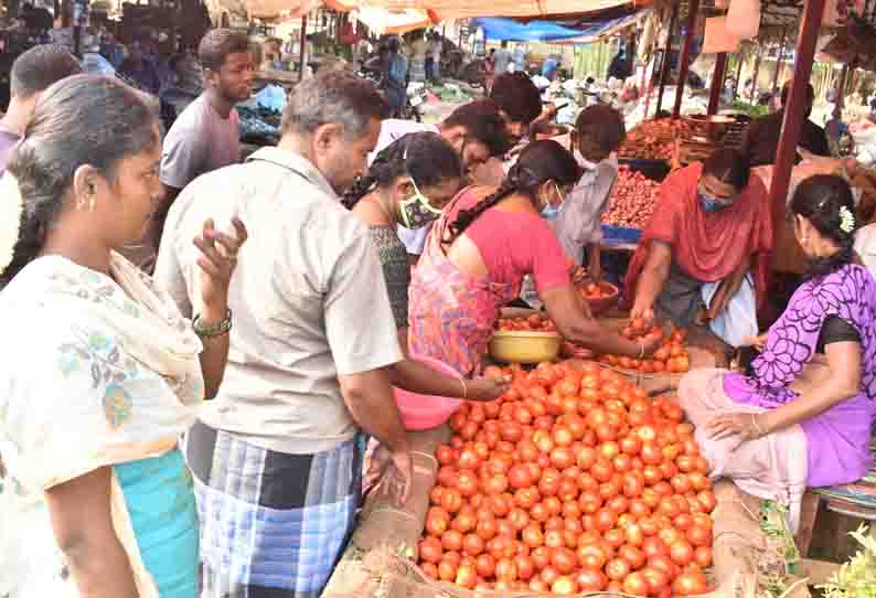 ஈரோடு மார்க்கெட்டில் வரத்து குறைந்ததால் காய்கறிகள் விலை உயர்வு