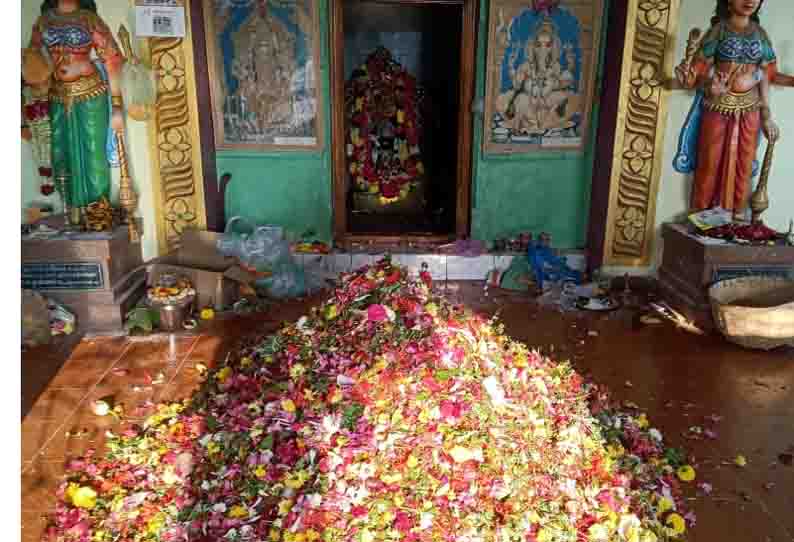 மேப்பூதகுடி வேட்டைகாட்டு மாரியம்மன் கோவில் பூச்சொரிதல் விழா