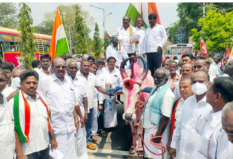 மாட்டு வண்டியில் ஊர்வலமாக வந்து காங்கிரஸ் கட்சியினர் ஆர்ப்பாட்டம்