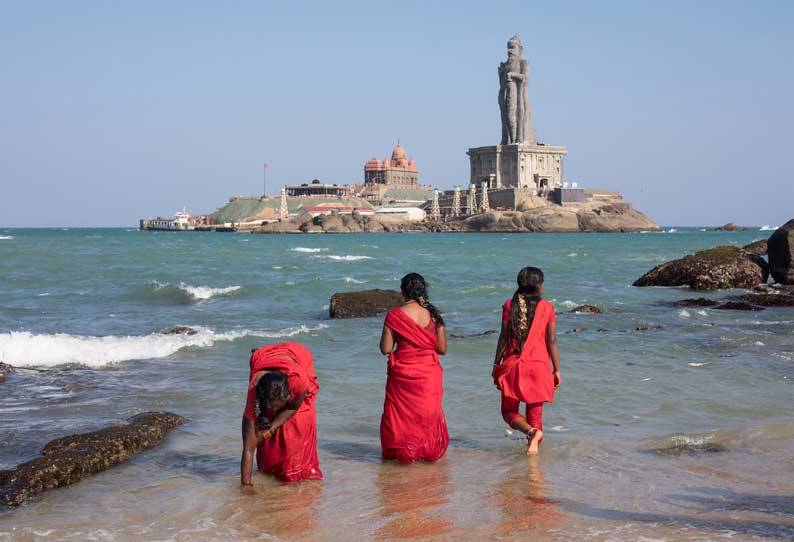 காலையில் நீர்மட்டம் தாழ்வு, மாலையில் சீற்றம்; கன்னியாகுமரி கடலில் நிலவும் மாற்றம்...!