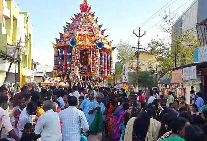 கீழ்வேளூர் அட்சயலிங்கசாமி கோவிலில் பங்குனி தேரோட்டம்