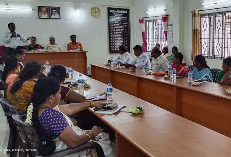 திண்டுக்கல்லில் குடிசை வீடுகள் கணக்கெடுப்பை முறையாக நடத்த வேண்டும்; ஒன்றியக்குழு கூட்டத்தில் கவுன்சிலர்கள் வலியுறுத்தல்