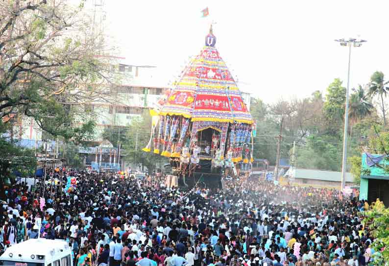 மன்னார்குடி ராஜகோபாலசாமி கோவில் தேரோட்டம்