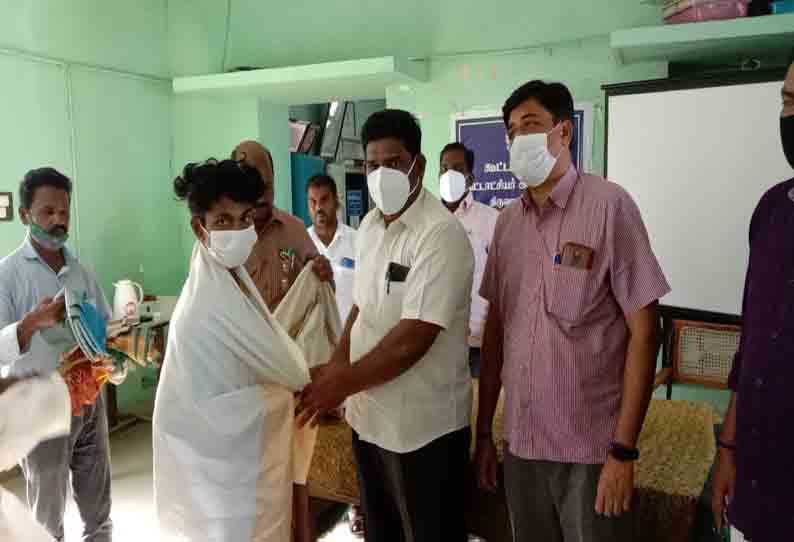 இலங்கை சிறையில் இருந்து விடுவிக்கப்பட்ட மீனவர்களுக்கு வரவேற்பு