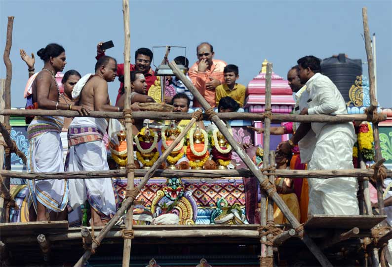 பந்தளராஜா அய்யப்ப கோவில் கும்பாபிஷேகம் கோலாகலம்